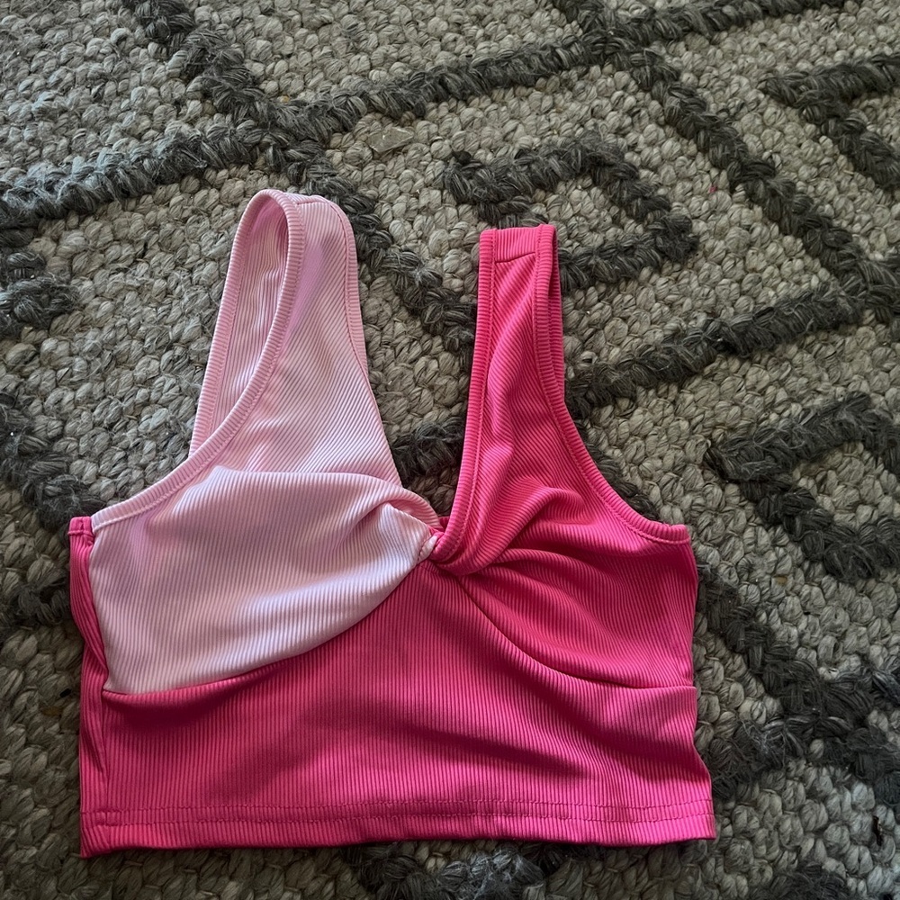 Adorable twisted tank top